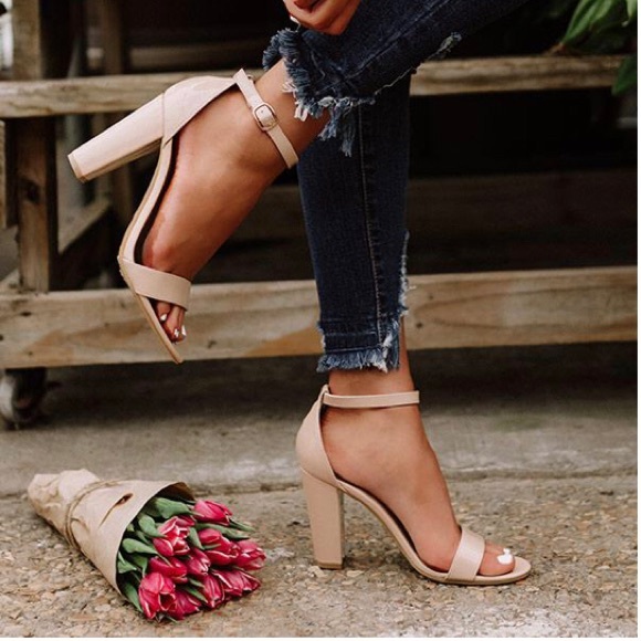 Open toe chunky nude heel last 2 - Picture 3 of 9